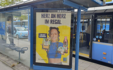 Edeka-Plakat mit Jasmin Wagner alias Blümchen (Foto: invidis)