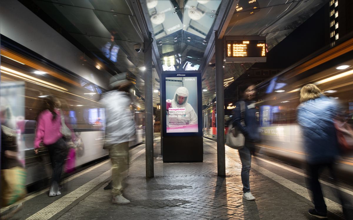 Airbus-DooH-Kampagne in Bremen (Foto: WallDecaux)