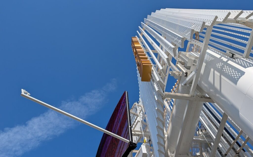 Ikonisches DooH-Gateway in Los Angeles Inglewood (Foto: invidis)