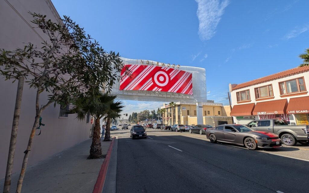 Ikonisches DooH-Gateway in Los Angeles Inglewood (Foto: invidis)