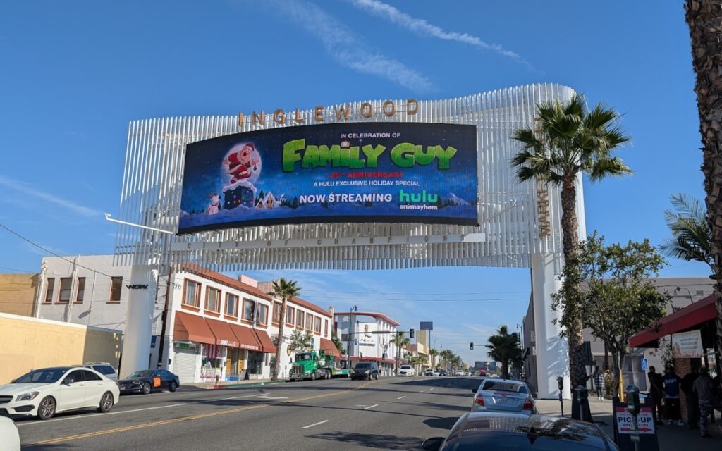 Ikonisches DooH-Gateway in Los Angeles Inglewood (Foto: invidis)