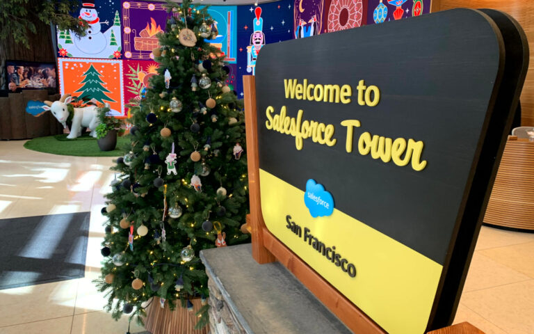 Weihnachten in der Salesforce-Lobby (Foto: invidis)