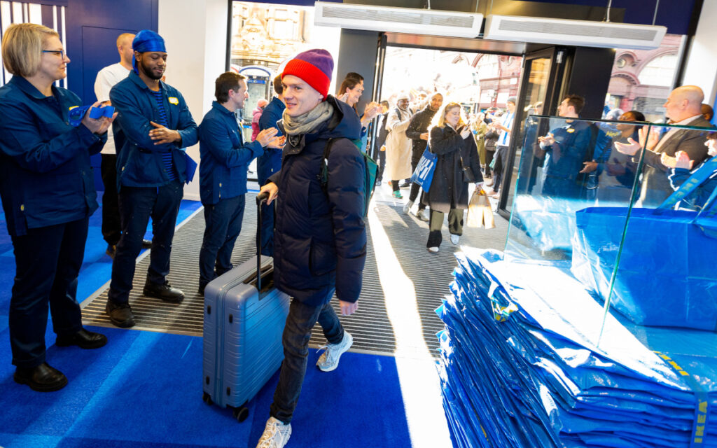 Eröffnung des Pop-up-Stores für die Frakta-Tasche (Foto: IKEA)