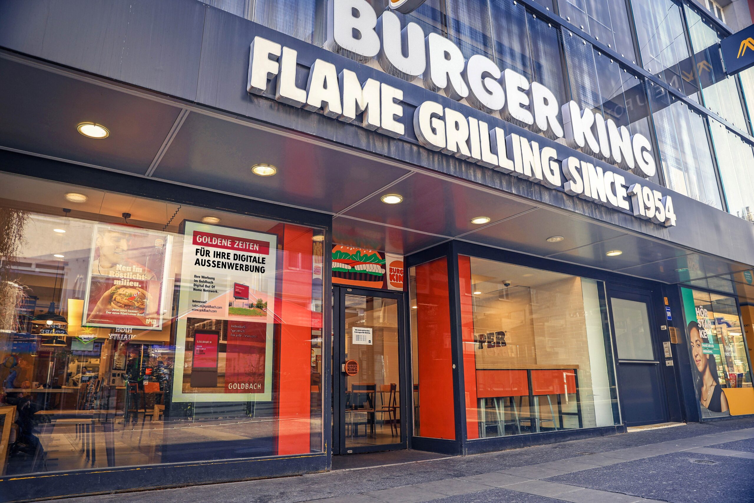 Goldbach Austria nimmt drei Burger-King-Standorte in sein DooH-Netzwerk auf. (Foto: Rene Wallentin)