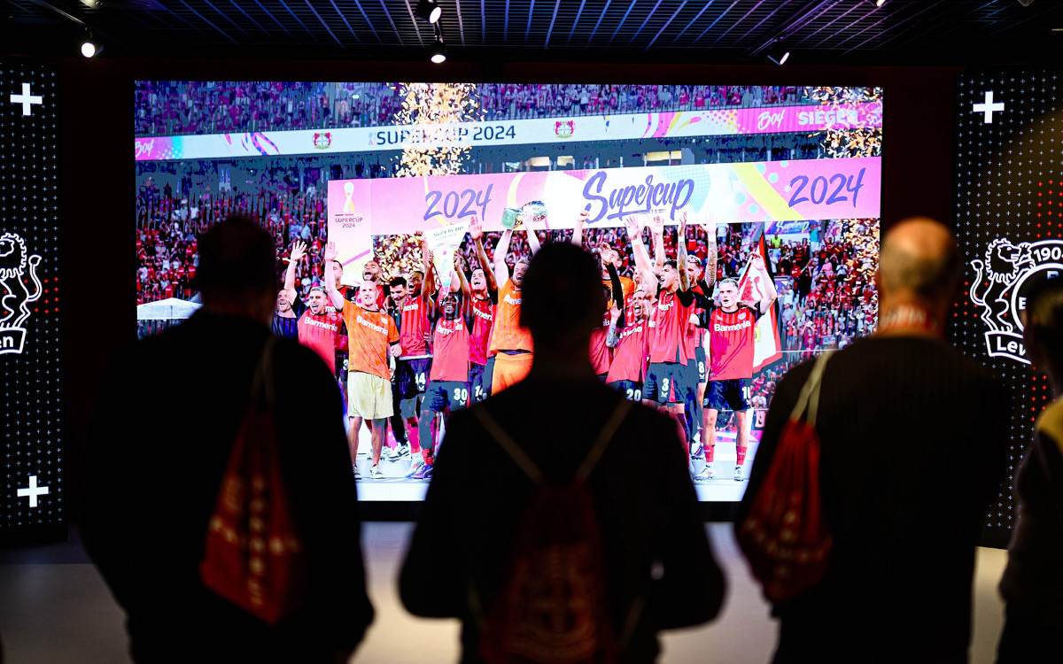 Die Bayer-04-Fanwelt beeindruckt auch mit LED. (Foto: Bayer 04 Leverkusen)