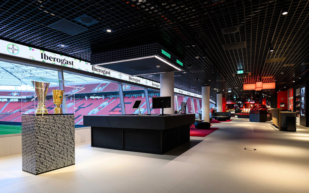 LED-Ribbon-Banner im Kassenbereich (Foto: Bayer 04 Leverkusen)