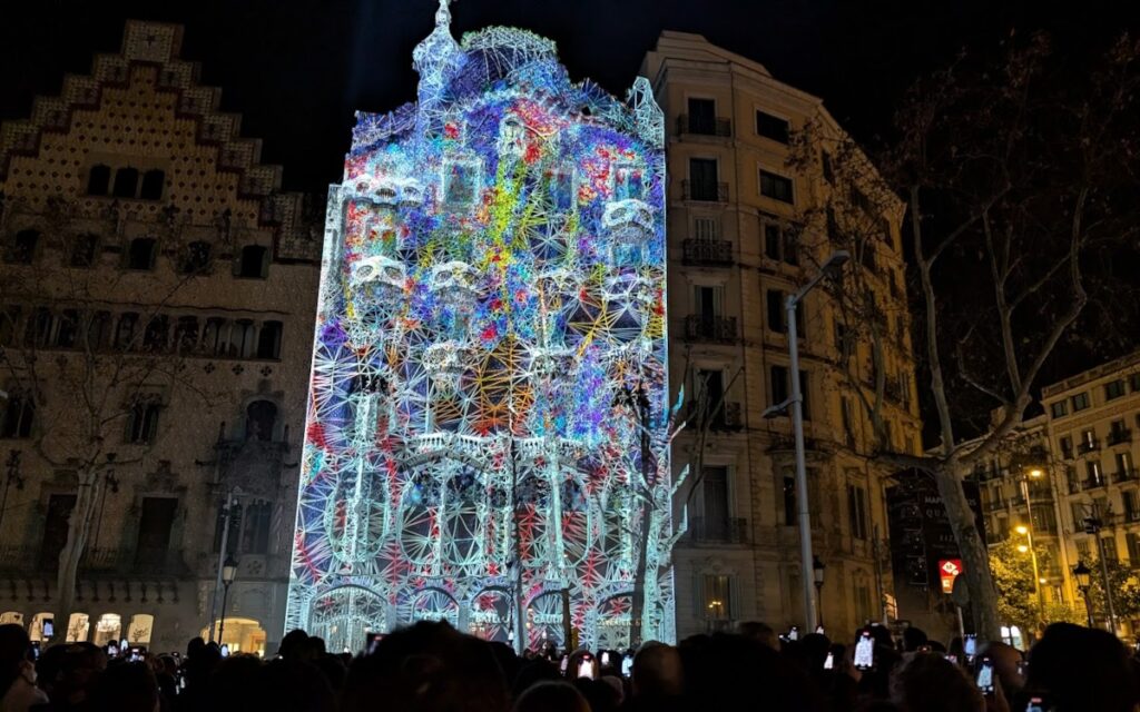 Casa Batllo Projection Mapping 2025 (Foto: invidis)