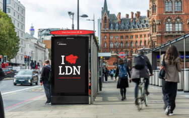 1.000 neue Screens für London - davon 670 an Bushaltestellen (Foto: JCDecaux)