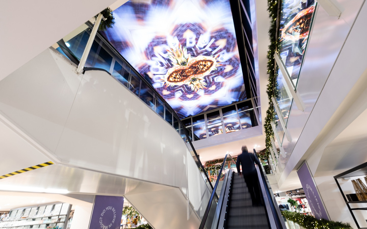 Für den Lichthof im Loeb Warenhaus plante Richnerstutz eine LED-Decke. (Foto: Richnerstutz)