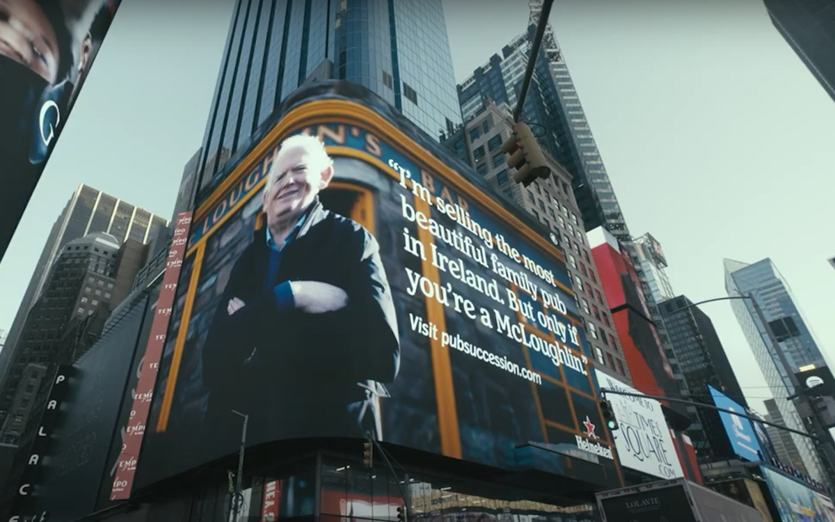 Der irische Pub-Besitzer Josie McLoughlin wurde zum Gesicht der aktuellen US-Kampagne von Heineken. (Foto: Heineken/Screenshot)