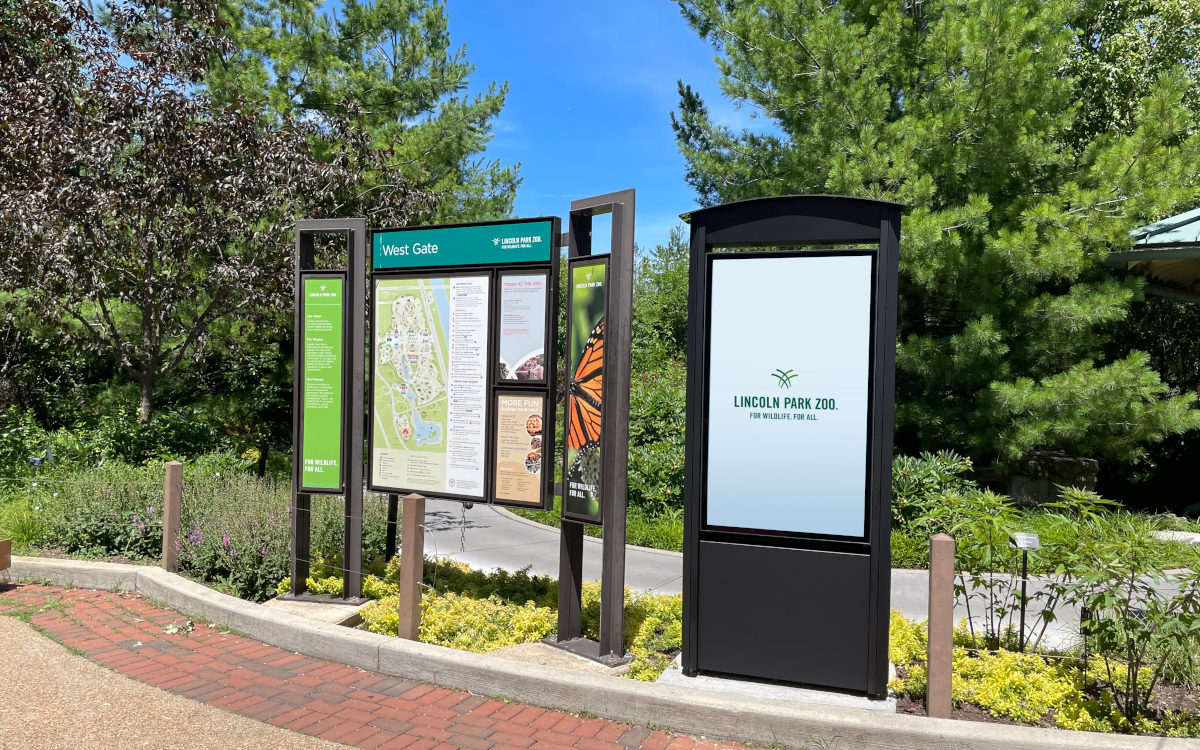 Ein Kiosksystem bringt den Besuchern des Lincoln Park Zoos Orientierung (Foto: Peerless-AV)