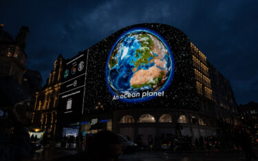 Earth Day auf den Piccadilly Lights. (Foto: Ocean Outdoor)