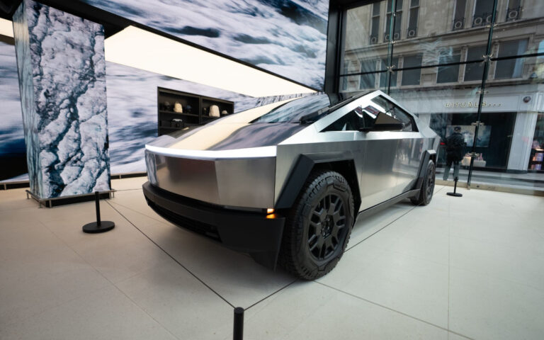 Europas erster Tesla Cybertruck im Future Stores (Foto: Future Stores)