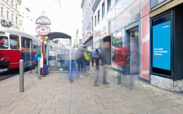 Der City-Screen in der Hütteldorfer Straße (Foto: monitorwerbung)