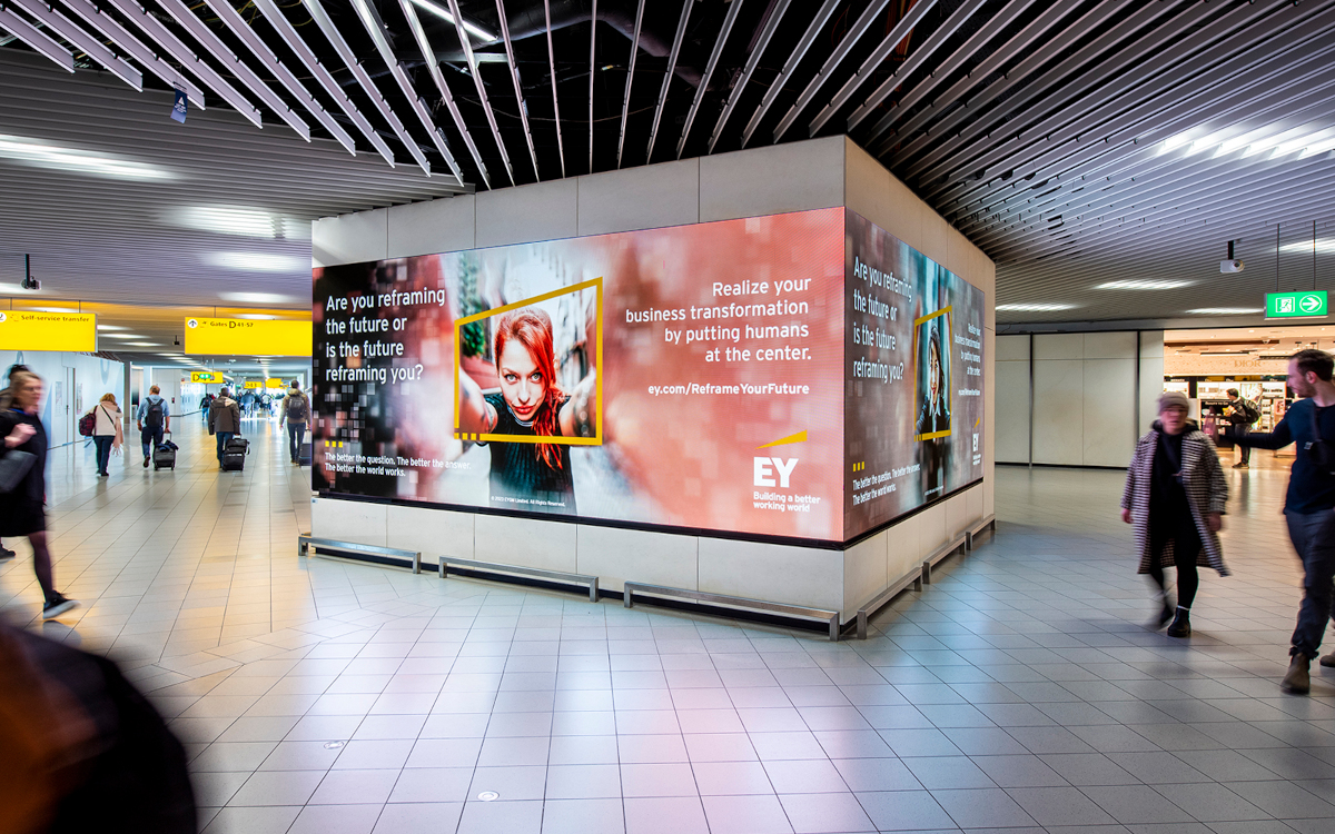 Schipol Media bietet nun pDooH am Flughafen AMS (Foto: Schipol)