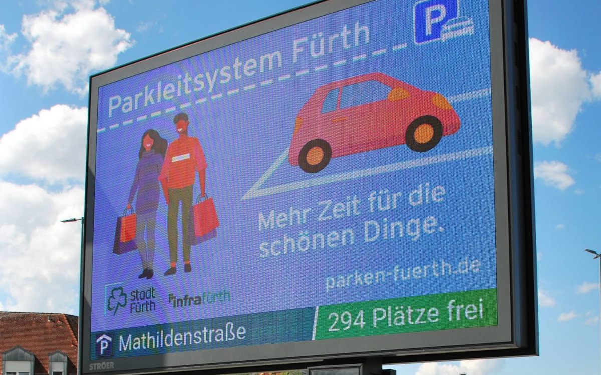 Doppelnutzung von Ströers DooH-Anlagen in Fürth (Foto: Ströer)