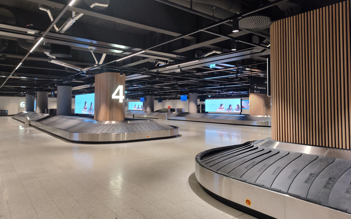 DooH am KEF Airport (Foto: ofar)