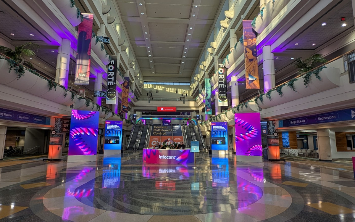 Das Convention Center in Orlando macht sich schick für die Infocomm 25 (Foto: invidis)