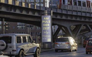 Glückwunsch an die Litfaßsäule (Foto: Ströer)