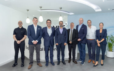 Wildstone und MMG kooperien – von links: Ahmed Emam, MMG; Jonathan Chandler, Wildstone; Damian Cox, Wildstone; Jawad Hassan, Multiply Group; Andrew Foster, Wildstone; James Bicknell, MMG; Stuart Smith, Chief Financial Officer, Wildstone; Henrietta Shakespeare, MMG (Pgoot: Wildstone Capital)