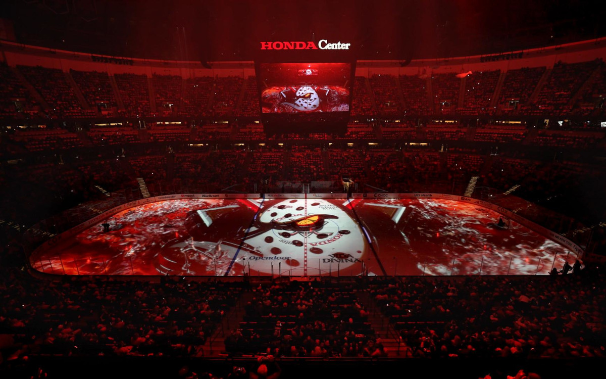Projection Mapping bei den Anaheim Ducks (Foto: Stage Precision)