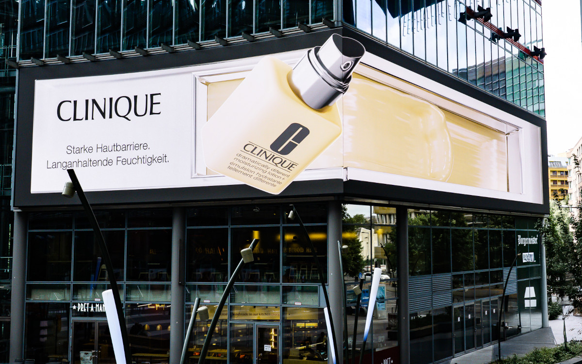 Estée Lauder auf dem 3D-Screen im Center (Foto: [met]ads)