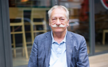 "Es ist eine wahre Kunst, Werbung zu erschaffen, die Aufmerksamkeit erregt und gleichzeitig relevant ist" - Thomas Koch im aktuellen OOH-Magazin. (Foto: Thomas Koch)
