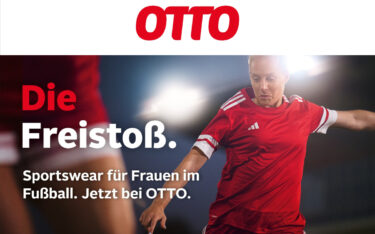 "Die Freistoß"-Motiv der Otto-Kampagne (Foto: Bild: OTTO)
