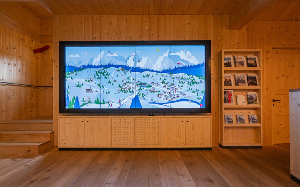 Der Tourismusverein Sexten hat in die 118 Zll große interaktive Wall investiert. (Foto: eyefactive)