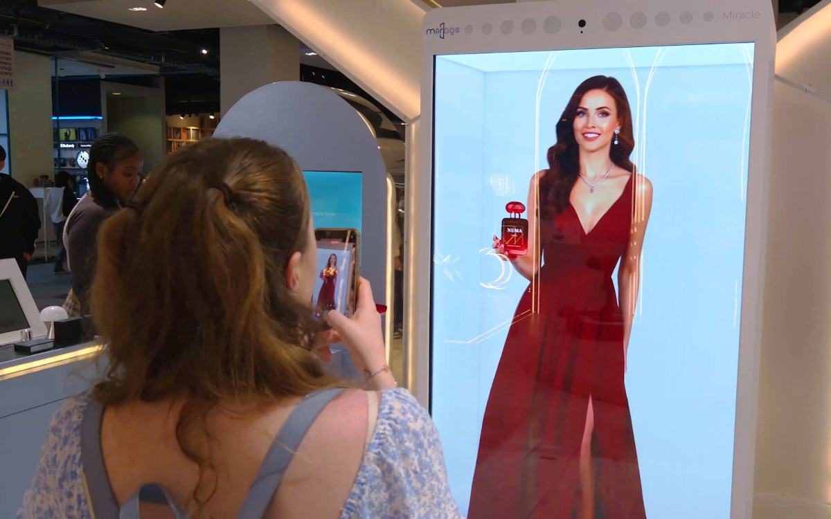 Das Miirage-Display im Slefridges (Foto: Miirage)