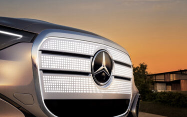 Neuer Mercedes-Benz-Grill mit 942 Lichtpunkten (Foto: Mercedes-Benz)
