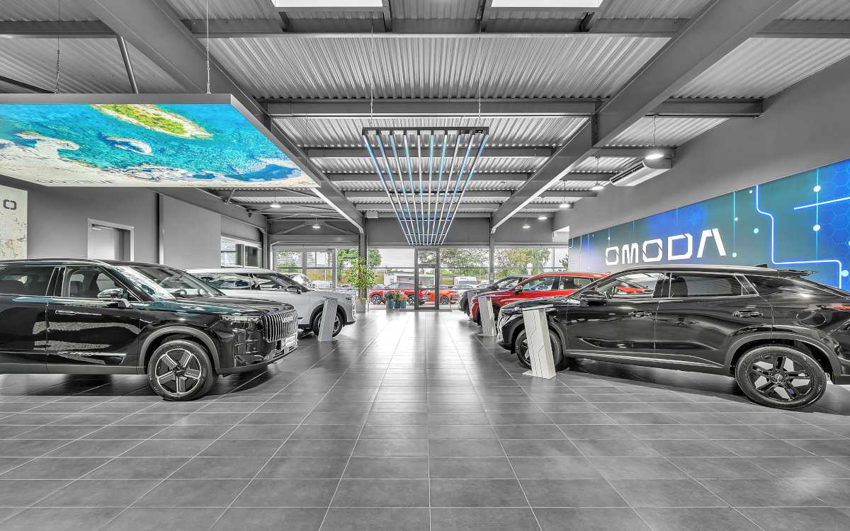 Neues Showroom-Konzeptfür Jaecoo und Omoda (Foto: umdasch The Store Makers)