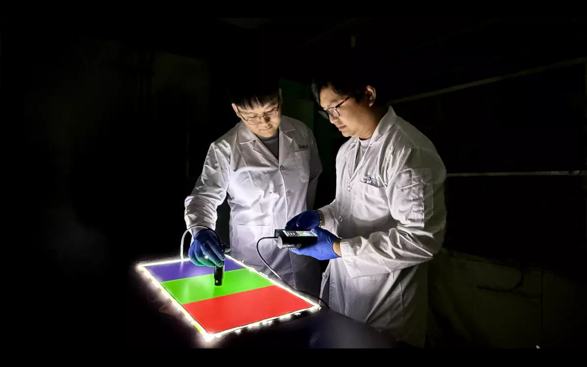 BASF Qdyes entfernt Schwermetalle aus QD-Displays (Foto: BASF)
