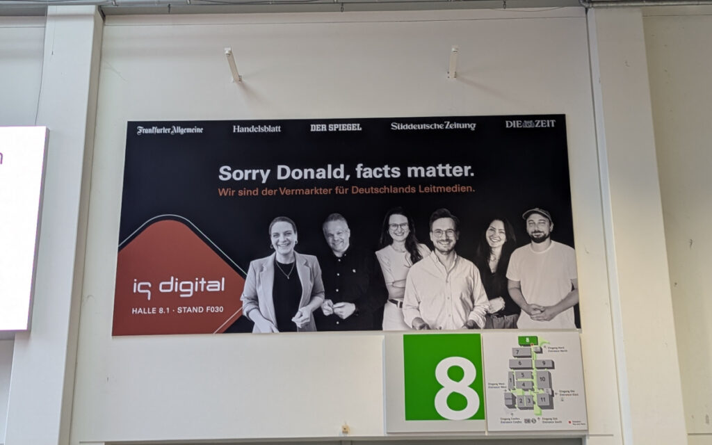 Dmexco-Werbung von IQ Digital (Foto: invidis)