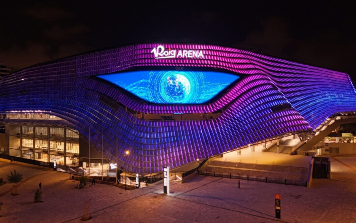 Die Medienfassade der Roig Arena (Foto: Roig Arena)
