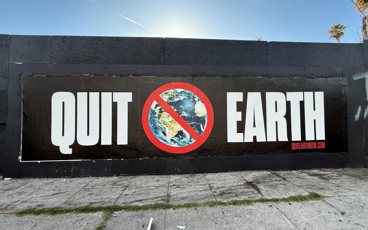 "Quit Earth"-Teaserplakat für Borderlands 4 (Foto: Nathan Rillo)
