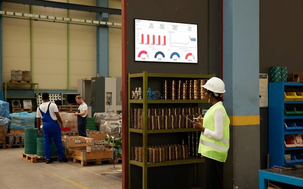 Screencloud stellt sein Digital Signage-CMS beim European Manufacturing Summit vor. (Foto: ScreenCloud)