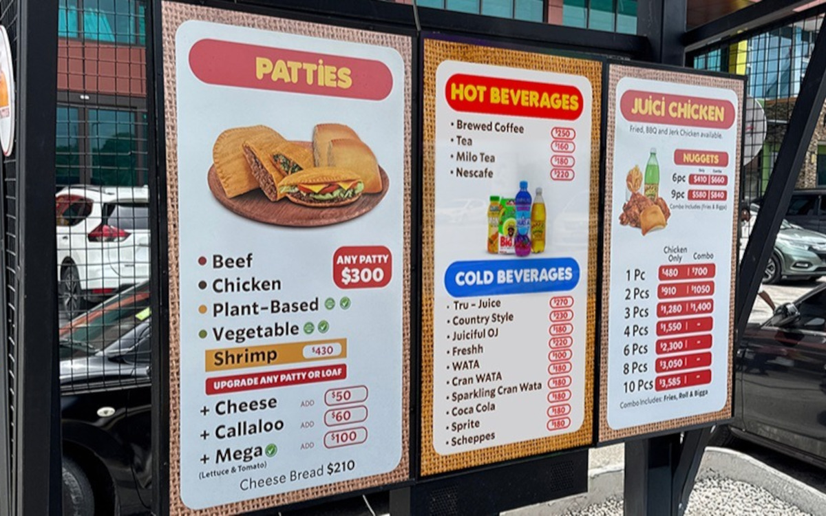 Drive-Thru-Stele in Jamaika - wie man unschwer an den Dollar-Preisen erkennen kann. (Foto: Peerless-AV)
