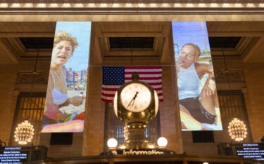 Große Projektion in der Haupthalle der Grand Central Station (Foto: Humans of New York)