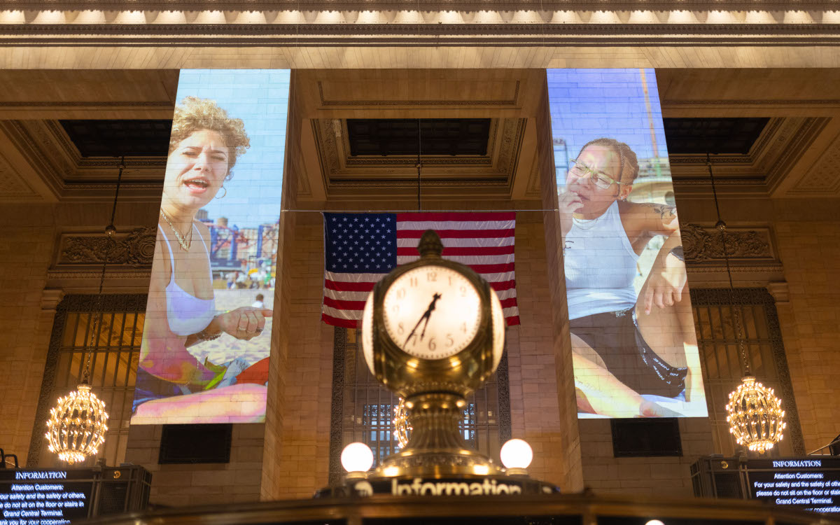 Große Projektion in der Haupthalle der Grand Central Station (Foto: Humans of New York)