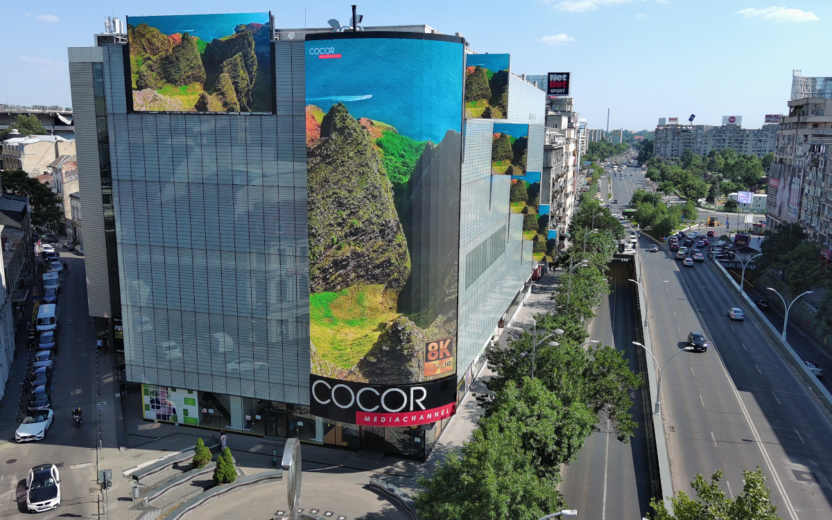 LED-Fassade des Cocor Shopping Centre in Bukarest (Foto: Absen)