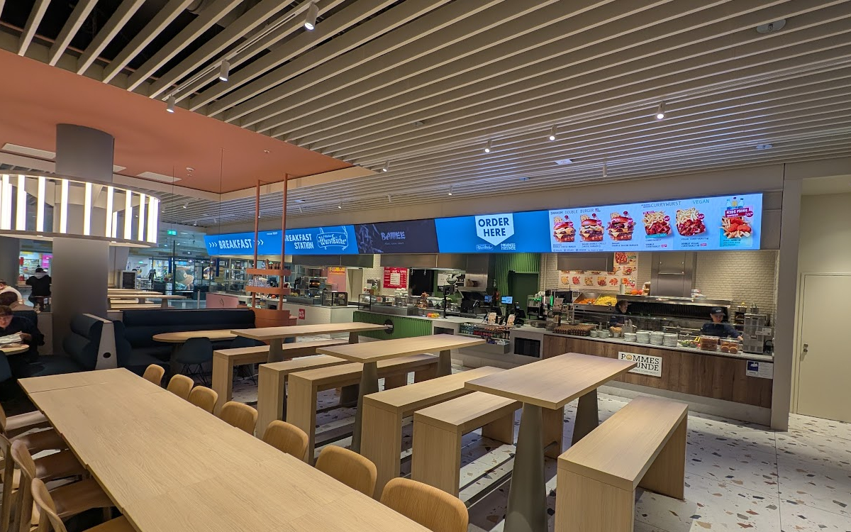 LED-Menuboard am Flughafen München (Foto: invidis)