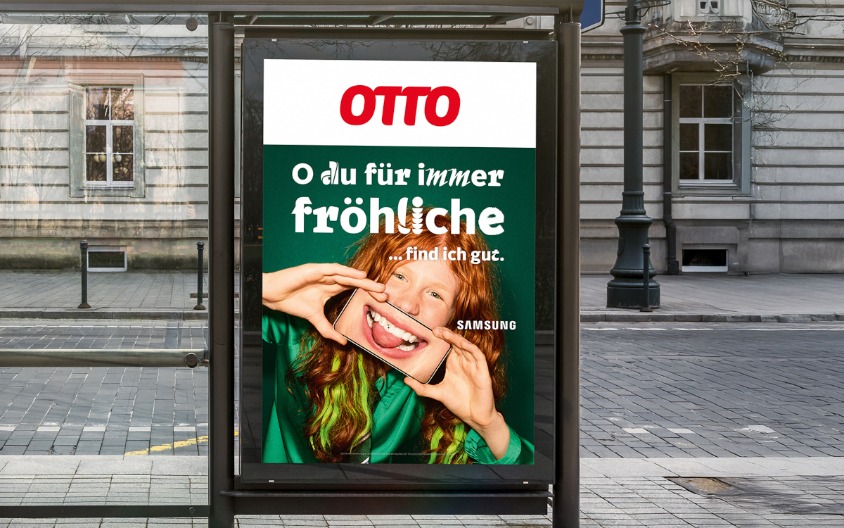 Motiv der Otto-Weihnachtskampagne 2025 (Bild: OTTO)
