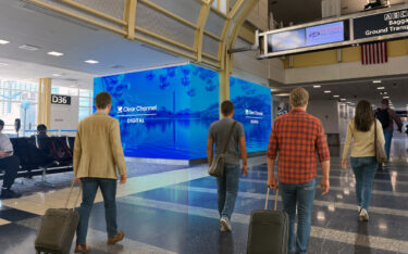 DooH am Reagan Airport von Washington D.C. (Foto: Clear Channel)