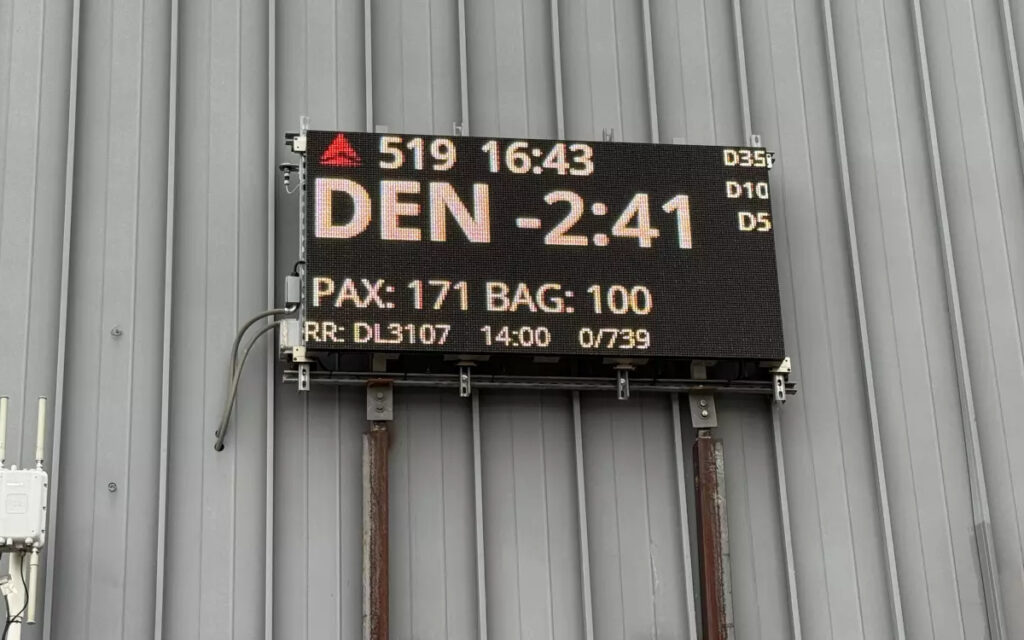 Digital Signage am Delta ATL (Foto: invidis)