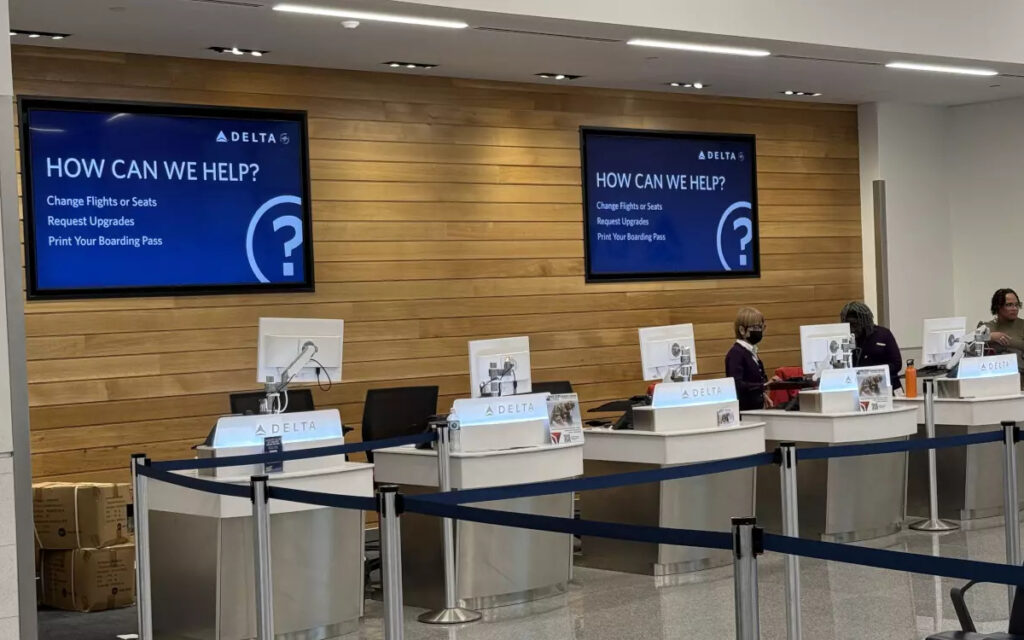 Digital Signage am Delta ATL (Foto: invidis)