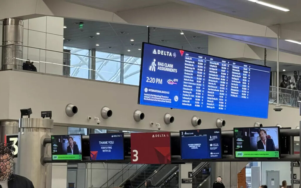 Digital Signage am Delta ATL (Foto: invidis)