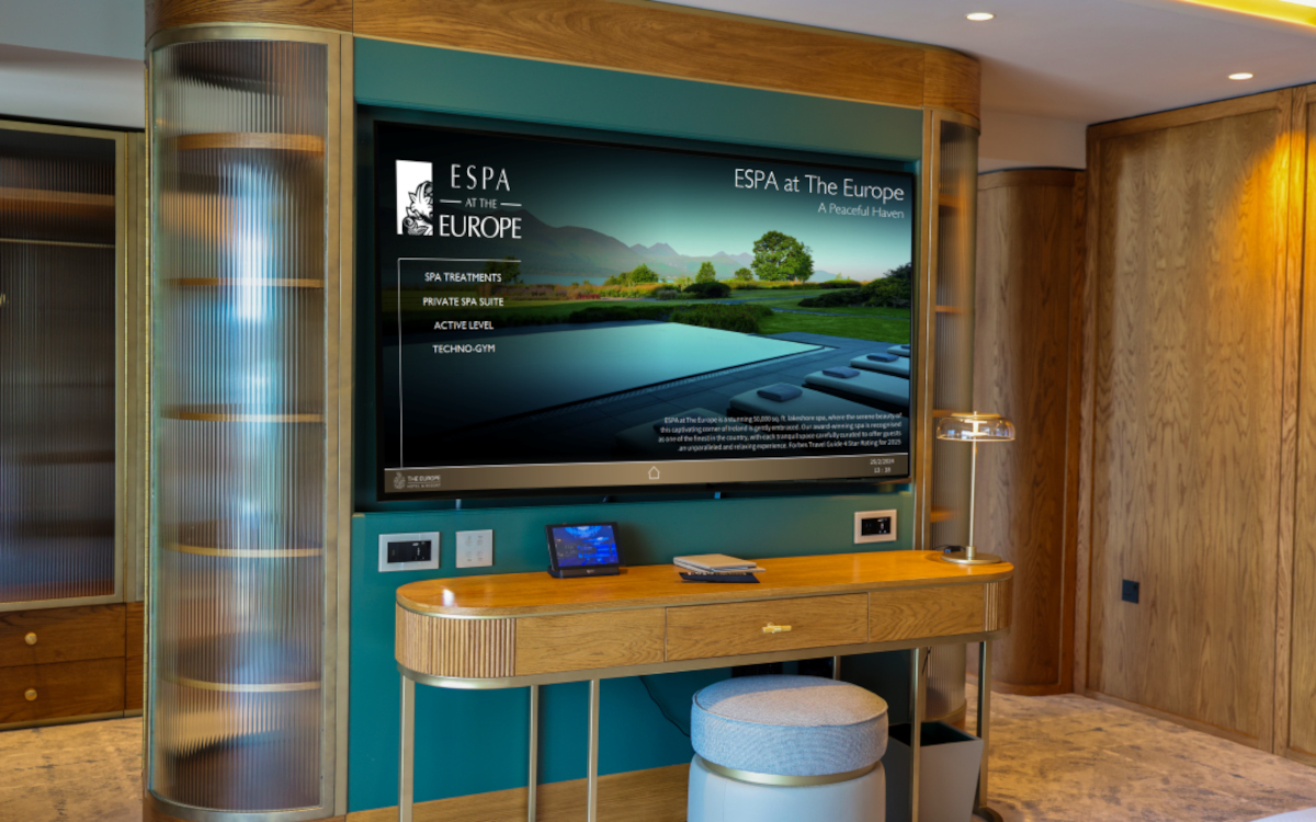 Das neue Entertainment-Programm, bereitgestellt durch VDA Telkonet, läuft in allen 180 Hotelzimmern auf den Philips Mediasuite-TVs von PPDS. (Foto: PPDS)