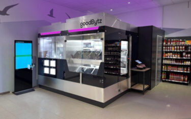 Edeka setzt in seinem Markt in Kiel-Heikendorf eine Roboterküche von Goodbytz ein. (Foto: Goodbytz)