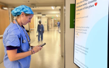 Digital Signage-Installation im Boston Children's Hospital (Foto: SoSo)